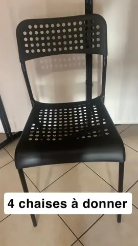 4 chaises IKEA à donner