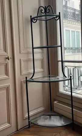 meuble d'angla en fer forgé avec 4 plateaux en verre