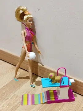 Barbie nageuse