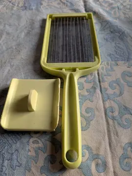 ustensile de cuisine coupe tomate