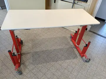 table à roulettes