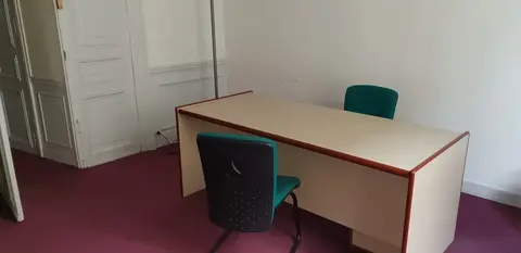 2 Bureaux identiques