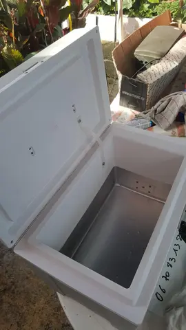 GLACIERE pouvant tenir au chaud également