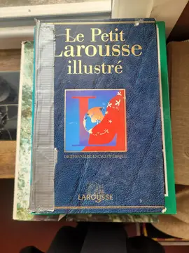 Le petit larousse illustré