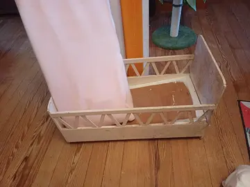 ancien lit de poupée a bricoler
