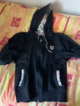 sweat à capuche, indiqué XL, plutôt 38 garçon