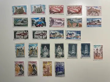 Lot 17 de 25 timbres Sites et monuments