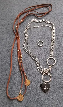 collier bague et ceinture marron