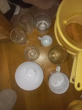 Lot verres et tasse bol