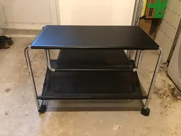 table / desserte a roulettes