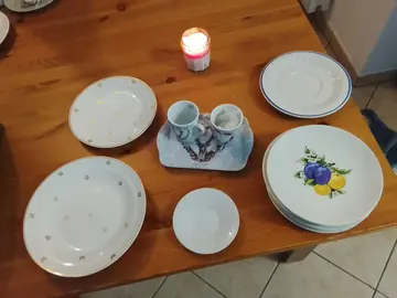 assietes et soucoupes