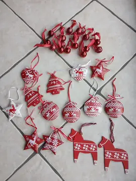 décoration rouge et Rennes