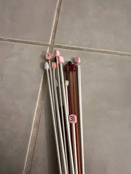 Lot de bâton de tricot