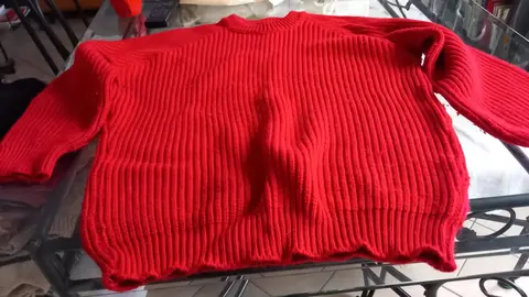 pull rouge très épais