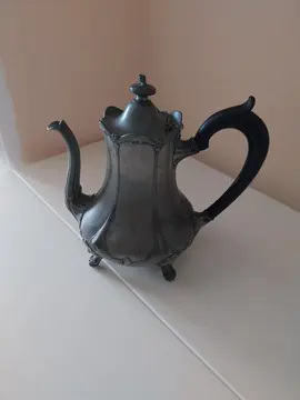 carafe en étain