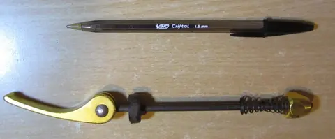 1 Axe AVant pour vélo, à attache rapide "QR", couleur "Doré"