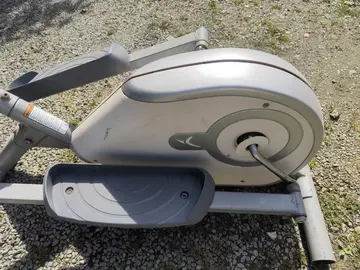 Vélo elliptique Décathlon et vélo d'appartement