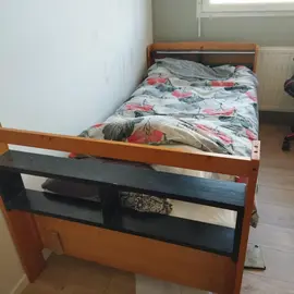 2 lits (sans matelas)