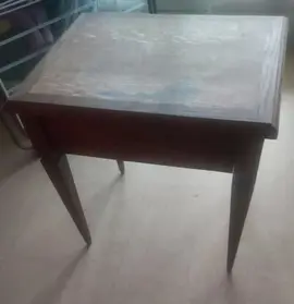 petite table de nuit