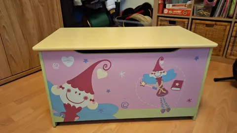 coffre de rangement en bois pour fille