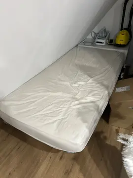 sommier sur pieds et matelas