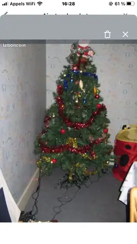 sapin vert en plastique