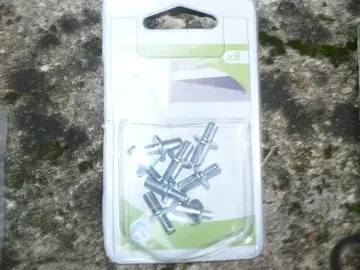 taquets pour étagères