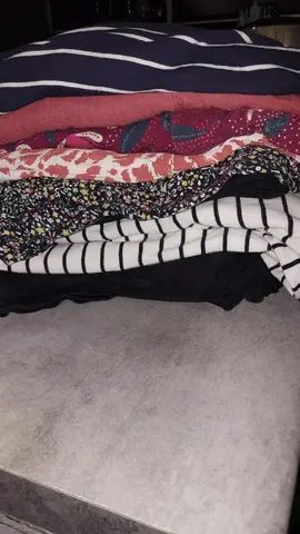 vêtements bébés grossesse taille L en bon état général