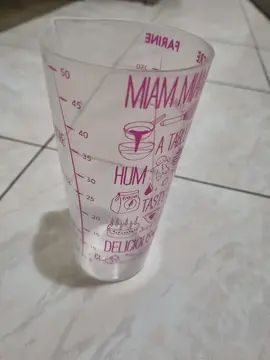 verre doseur en plastique