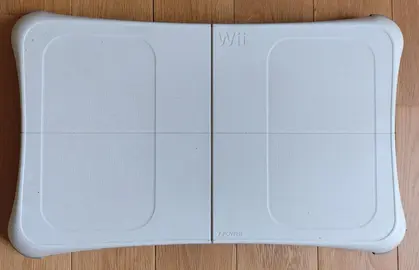 WII BALANCE BOARD + CD WII FIT PLUS