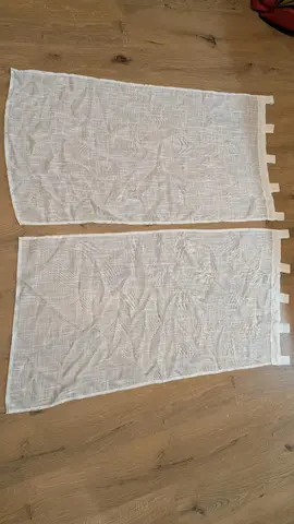 deux voilages pour fenêtre standard