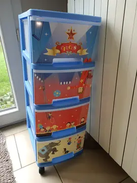 Meuble à tiroirs thème cirque – rangement ludique et coloré