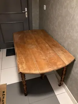 Table ronde en merisier