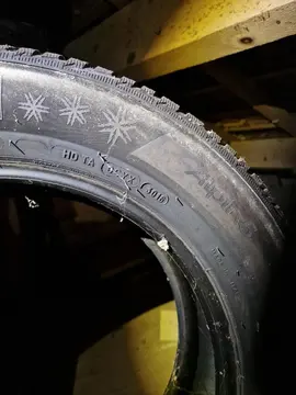 3 pneus neige 195/65r15