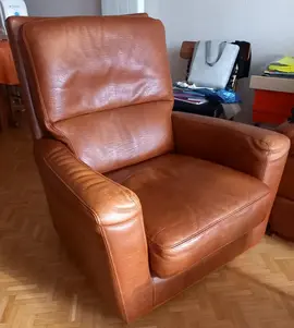2 fauteils cuir marron clair