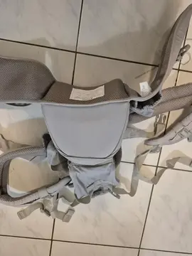 porte bébé face au monde