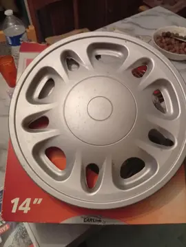 Donne enjoliveurs 14 pouces, neufs +roues complètes