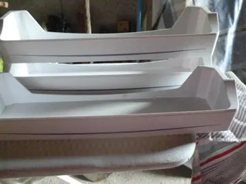 3 bacs porte frigo et 1 grand bac légume