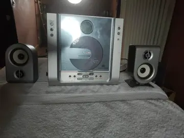 Mini chaine Hi-fi, avec 2 Hauts-parleurs
