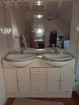 meubles salle de bain à démonter et prendre sur place. si pas pris pour le 6 janvier direction deche