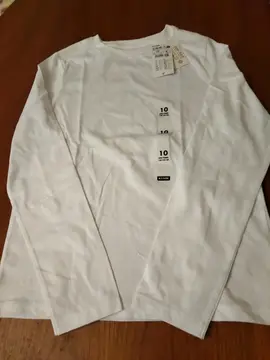 t-shirt enfant 10 ans.. neuf