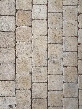 Recherche pavés autobloquants 12.5cm par 12.5cm épaisseur 5 ou 6 cm