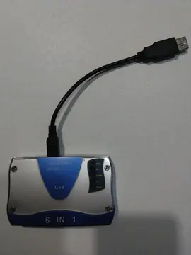 Lecteur de cartes mémoires 6 en 1 USB1