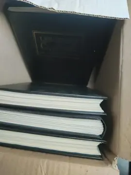 lots de livres et encyclopédies