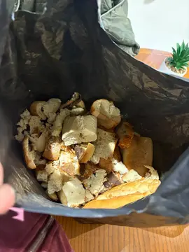 donne poche noir de pain dur