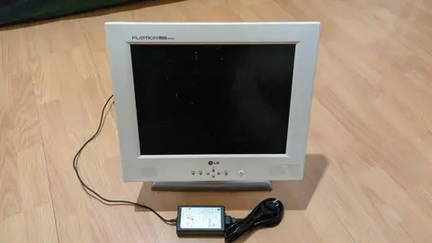 Moniteur de 15 pouces LG 568LM