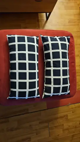 coussin noir et blanc