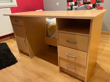 Bureau en bois avec rangements