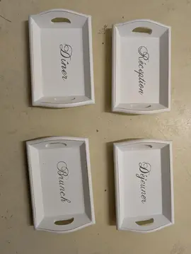 petits plateaux en bois peint