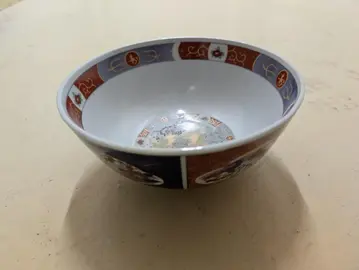 grand bol à motif asiatique en faïence